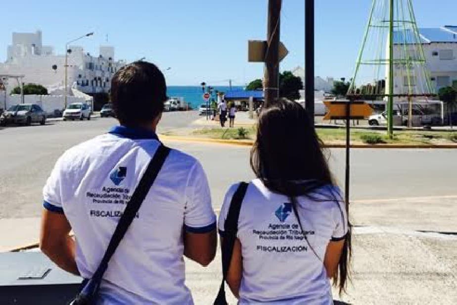 Comenzaron los controles impositivos con 55 inspectores en Las Grutas, El Cóndor y Playas Doradas