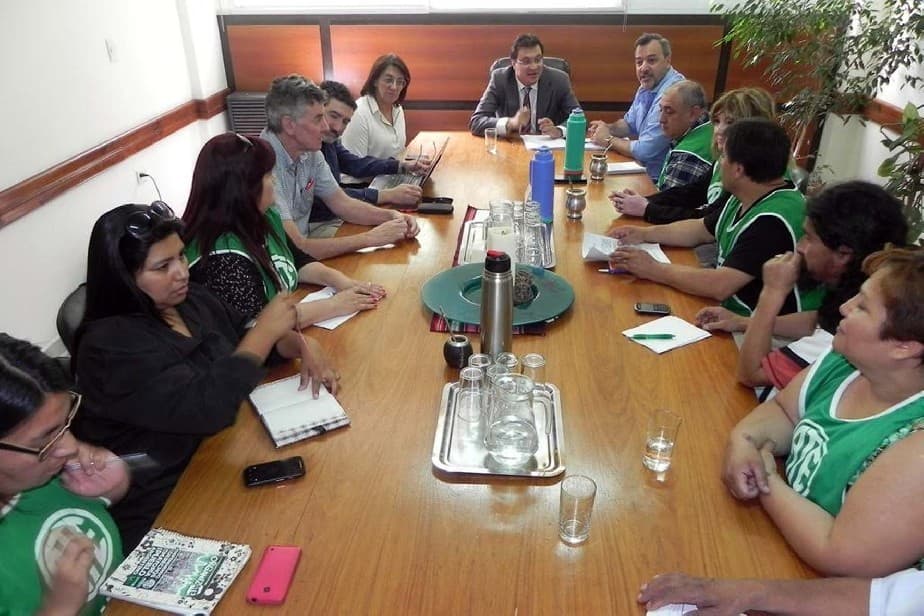 Hubo reunión de Educación con ATE, avanzaron sobre el manual de misiones y funciones de porteros
