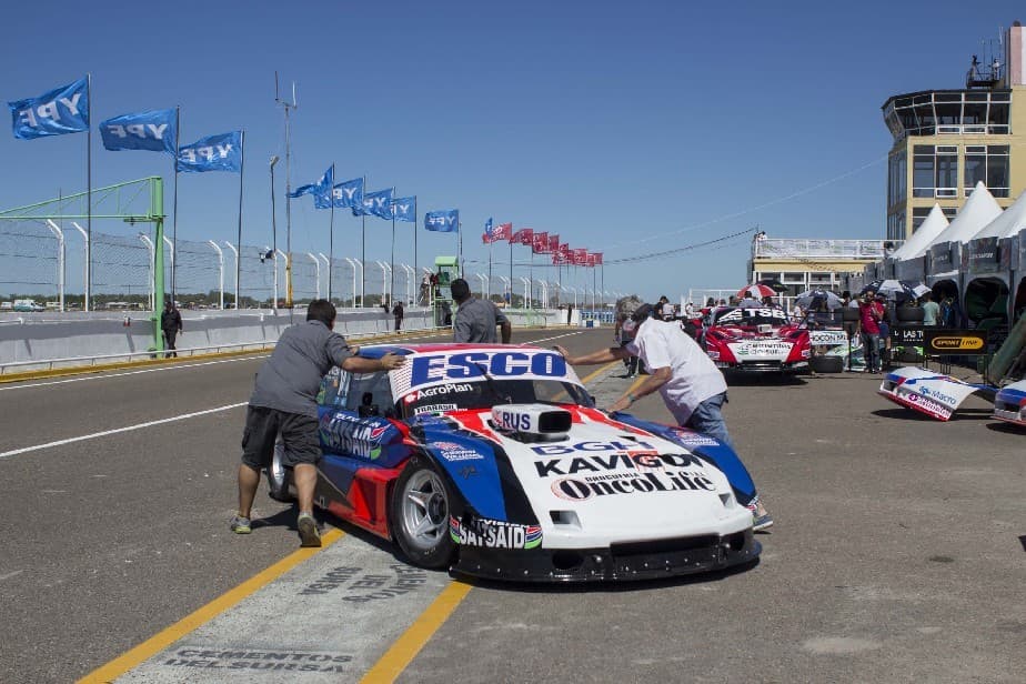 Comienza el espectáculo automovilístico en el Autódromo de Viedma con el Turismo Carretera