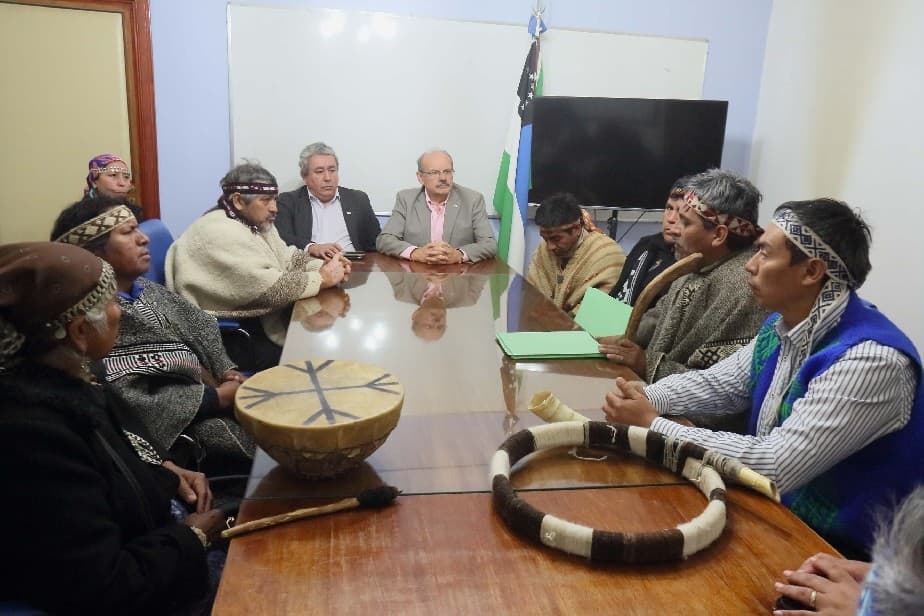 Di Giácomo recibió a representantes de las comunidades indígenas por el nuevo Código de Tierras