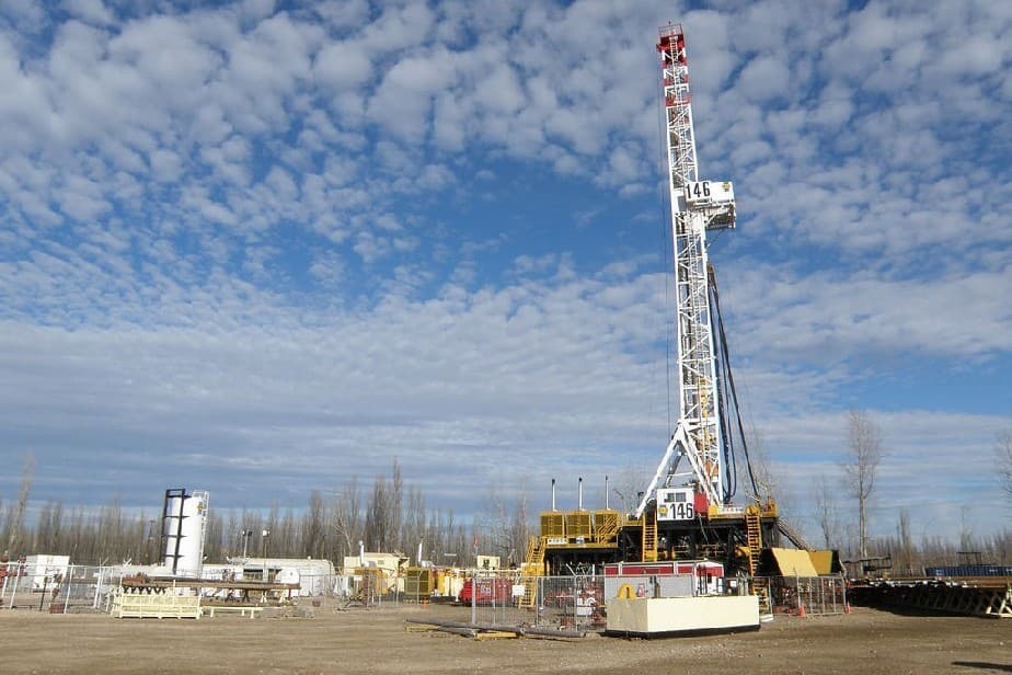 El Gobierno suscribió un nuevo acuerdo petrolero por 385 millones de pesos
