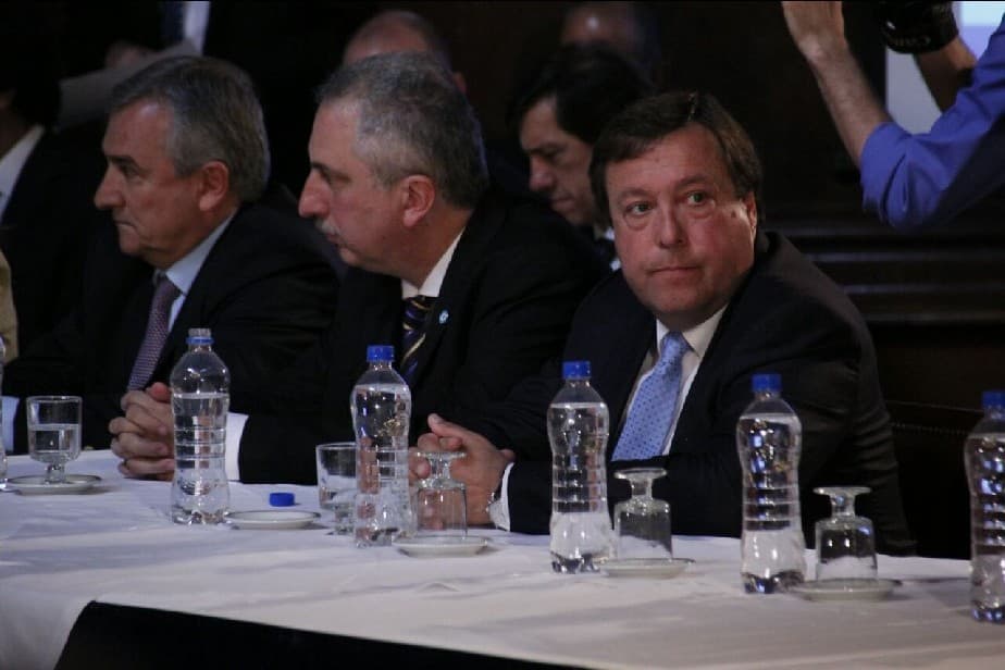 Ante los senadores Weretilneck expuso la postura rionegrina por la reforma previsional y acuerdo fiscal