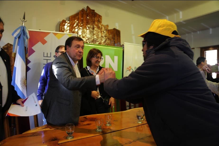 El gobierno firmó un convenio para crear dos centros de formación para trabajadores de la construcción