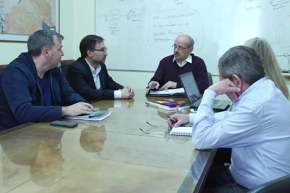 «Domingo miente cuando dice que la propuesta del gobierno es igual para todos los gremios»