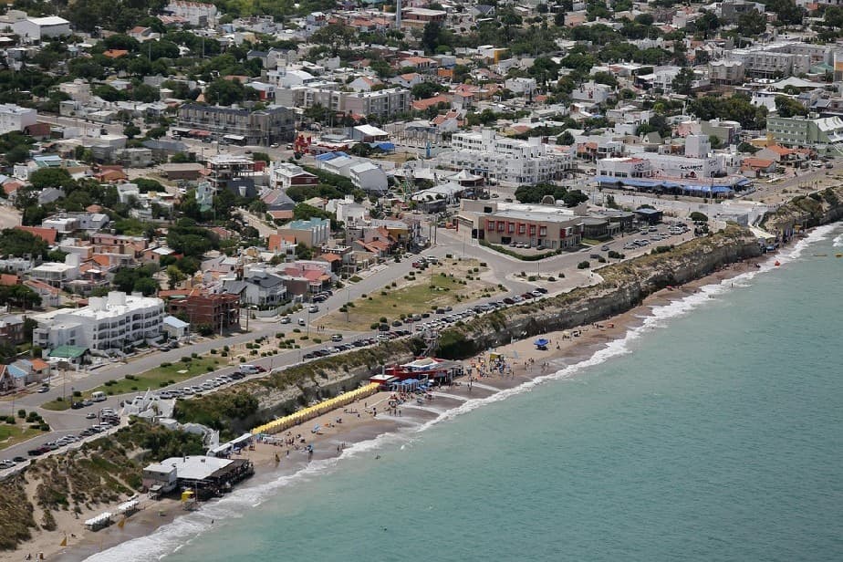 Las Grutas tuvo un nuvo desborde cloacal en la tercera bajada y ARSA dijo que fue de una conexión particular