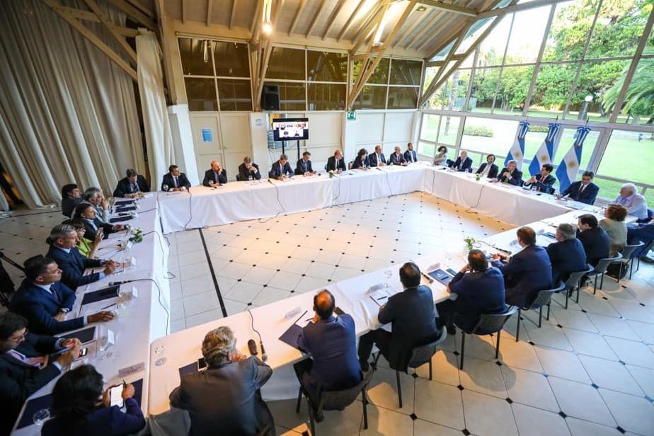 La Gobernadora participó de la reunión con los otros mandatarios y el presidente