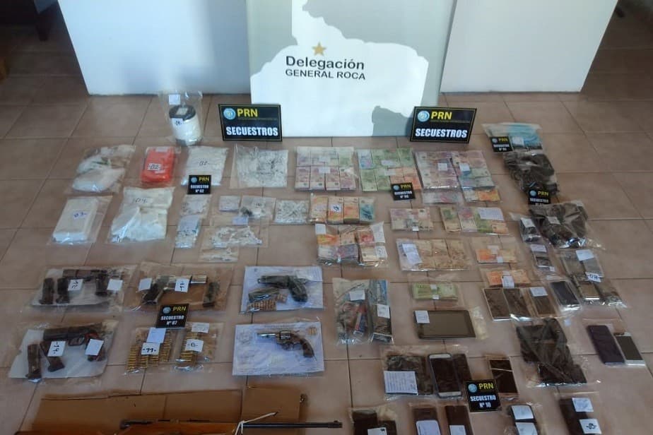 Secuestraron 5 kilos de cocaína y gran cantidad de dinero en un operativo policial