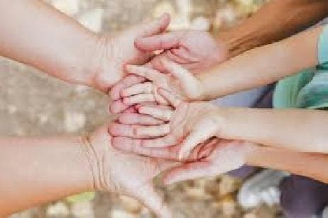 Una familia de Viedma tiene temporalmente a tres niños