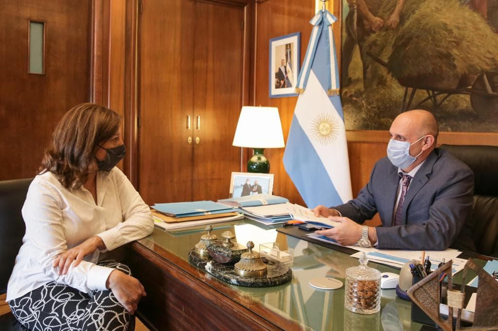 Nuevas terminales de ómnibus, una para Viedma gestiona Carreras con Nación