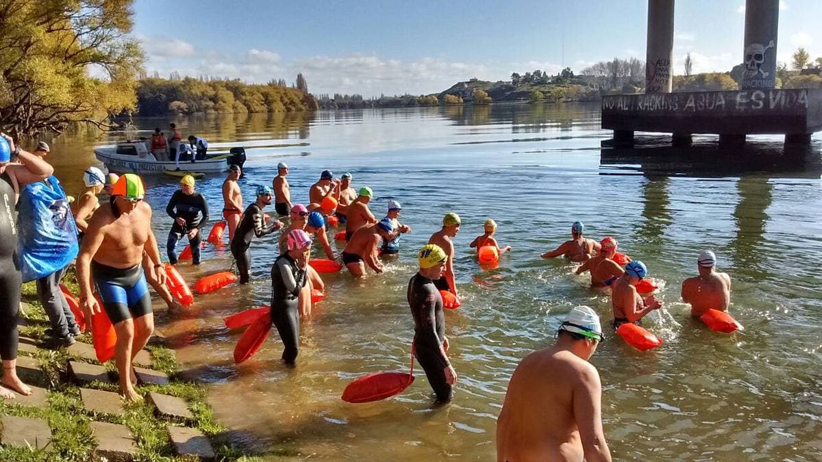 Realizarán la Competencia de Aguas Abiertas 2022 entre los Puentes en Viedma