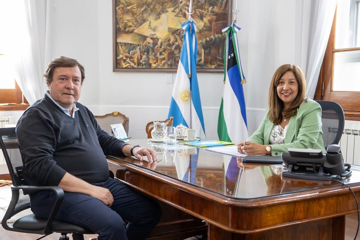Weretilneck con parte de su gabinete, le pide a Carreras comenzar la transición