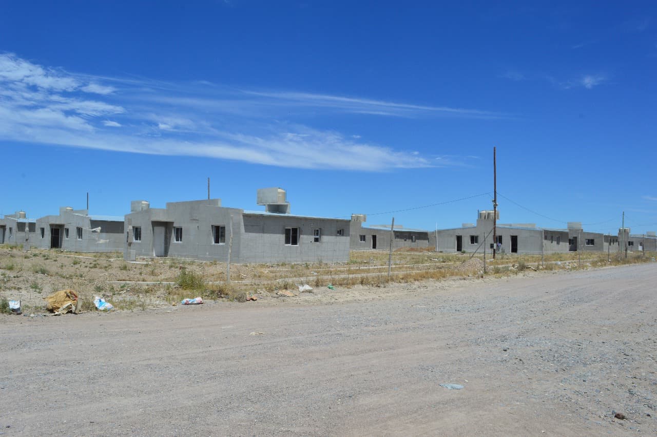 Allanaron varios municipios del Valle Inferior por las viviendas del Techo digno