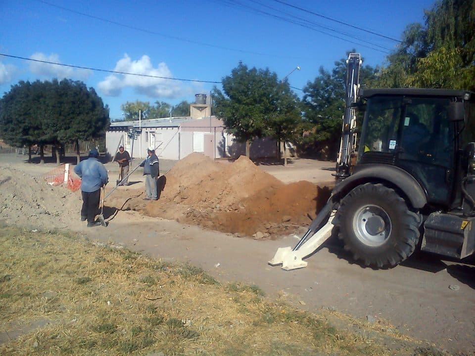 Curetti garantiza los fondos para la finalización de la obra de cloacas en los barrios El Progreso y 150 viviendas