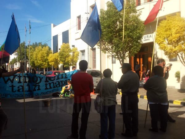 La Comunidad Mapuche reclama nuevamente respuestas por parte del vicegobernador y se manifestó en la Legislatura