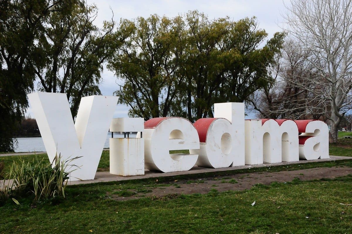 No cuidan el cartel y debieron repararlo