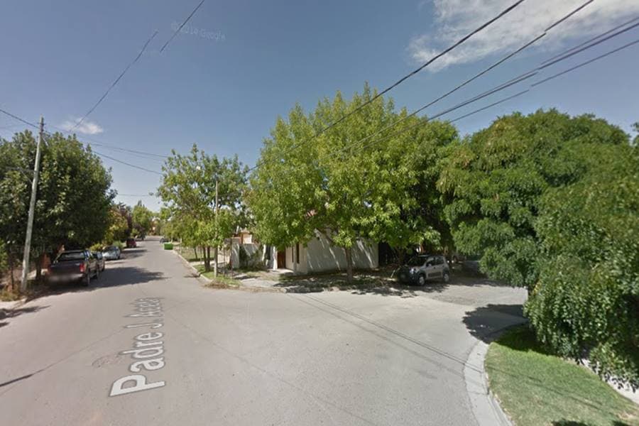 Motochorros armados les robaron a dos mujeres en Viedma