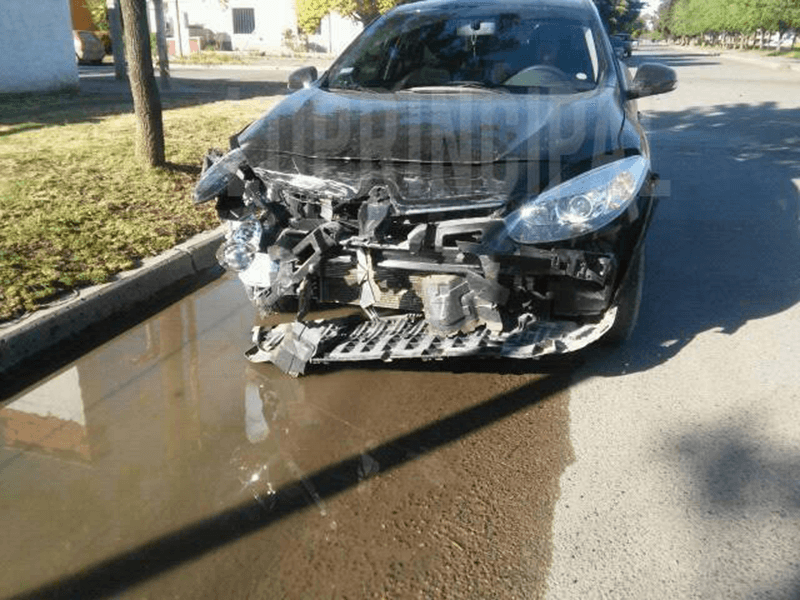 Fuerte choque en el Boulevard Ayacucho, no hay víctimas fatales