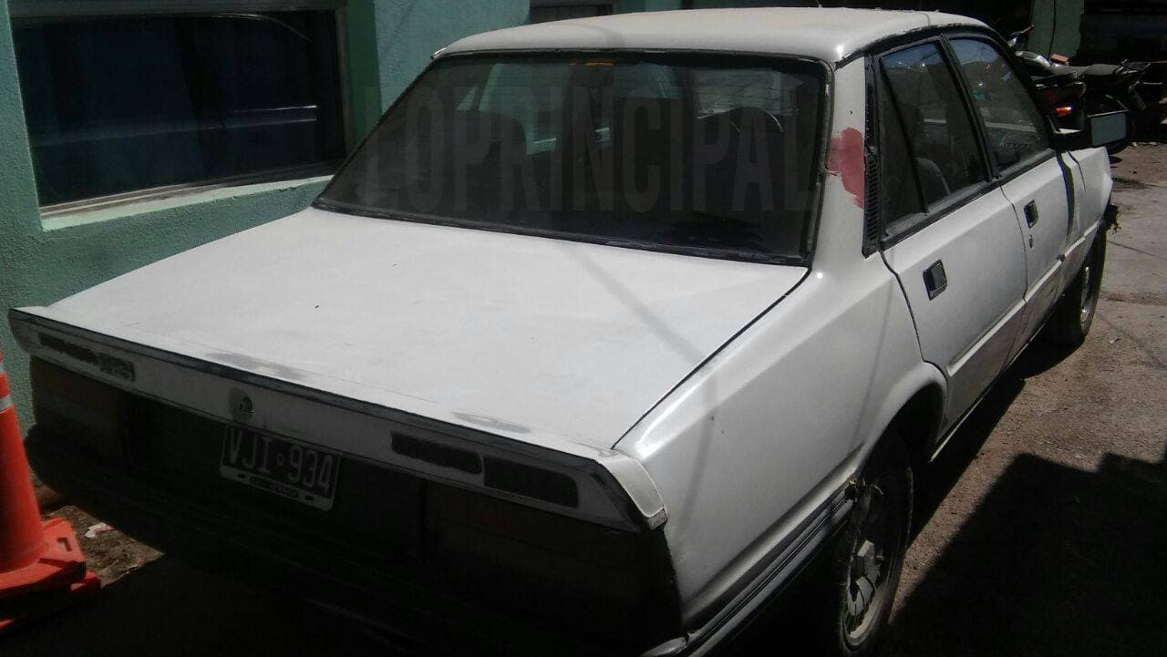 Recuperaron un auto que fue robado en el barrio 20 de junio