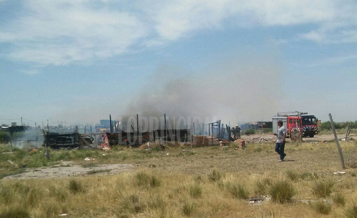 Se Incendiaron varias casillas del barrio 30 de Marzo de Viedma