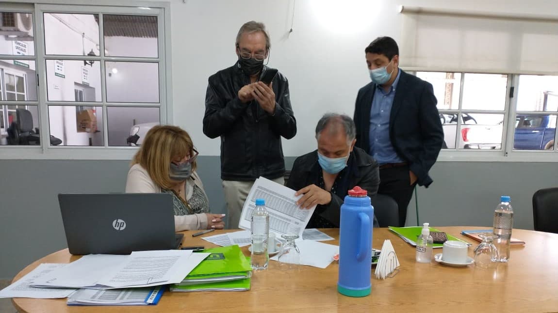 El gobierno ofreció a los gremios cerrar con un 43% de aumento el año