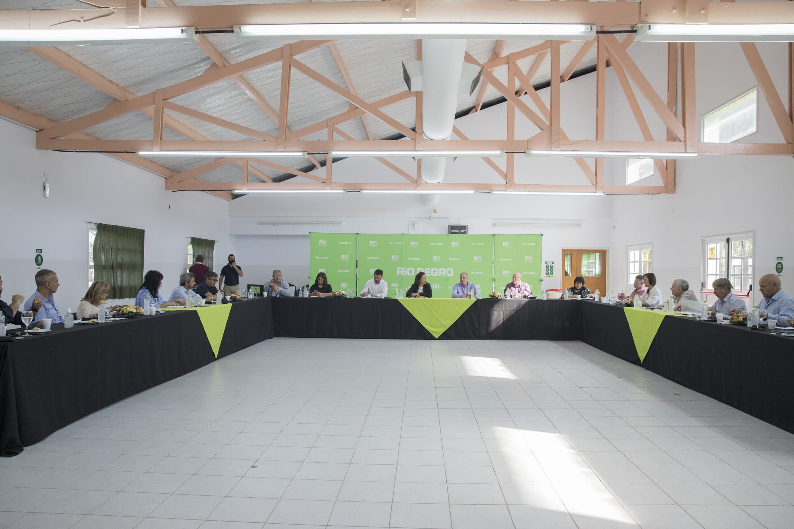 Carreras encabezó una nueva reunión de Gabinete donde se habló del presupuesto 2022