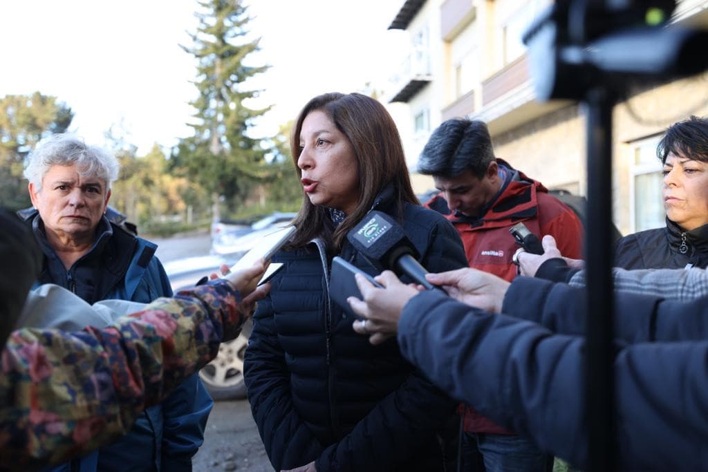 La gobernadora habló de las construcciones en Bariloche y dijo «estamos interviniendo la naturaleza cada vez más»