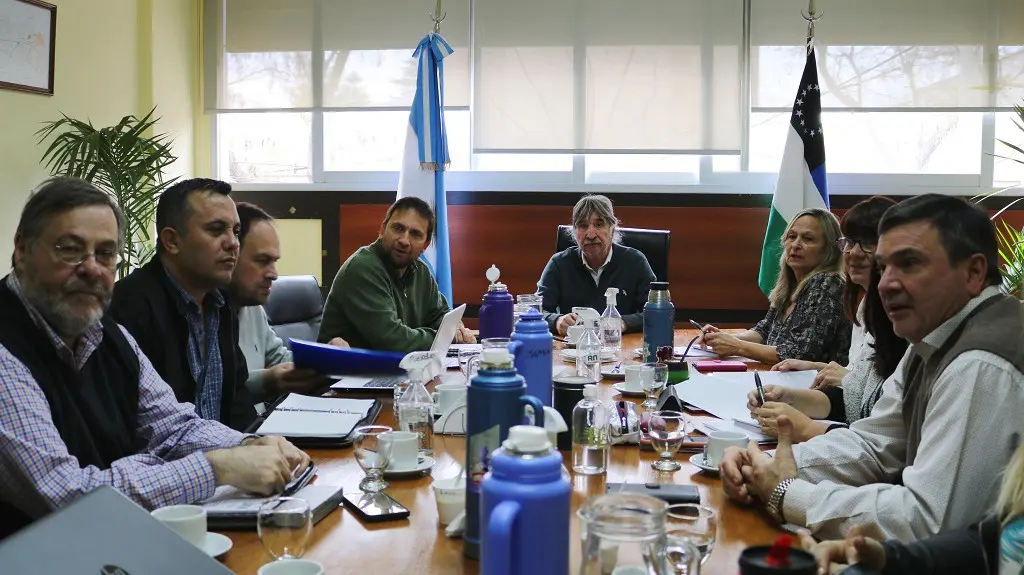 El Gobierno le propuso a la UnTER pagar un porcentaje por planilla, parte del aumento remunerativo y recuperar los días de clases