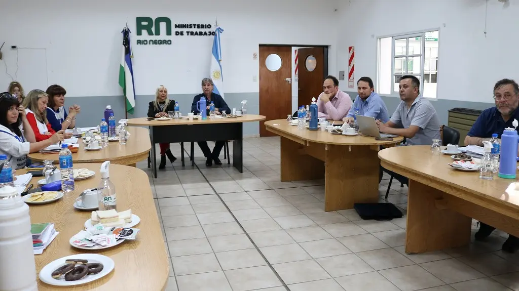 No hubo acuerdo entre la UnTER y el Gobierno, la reunión continuará el martes