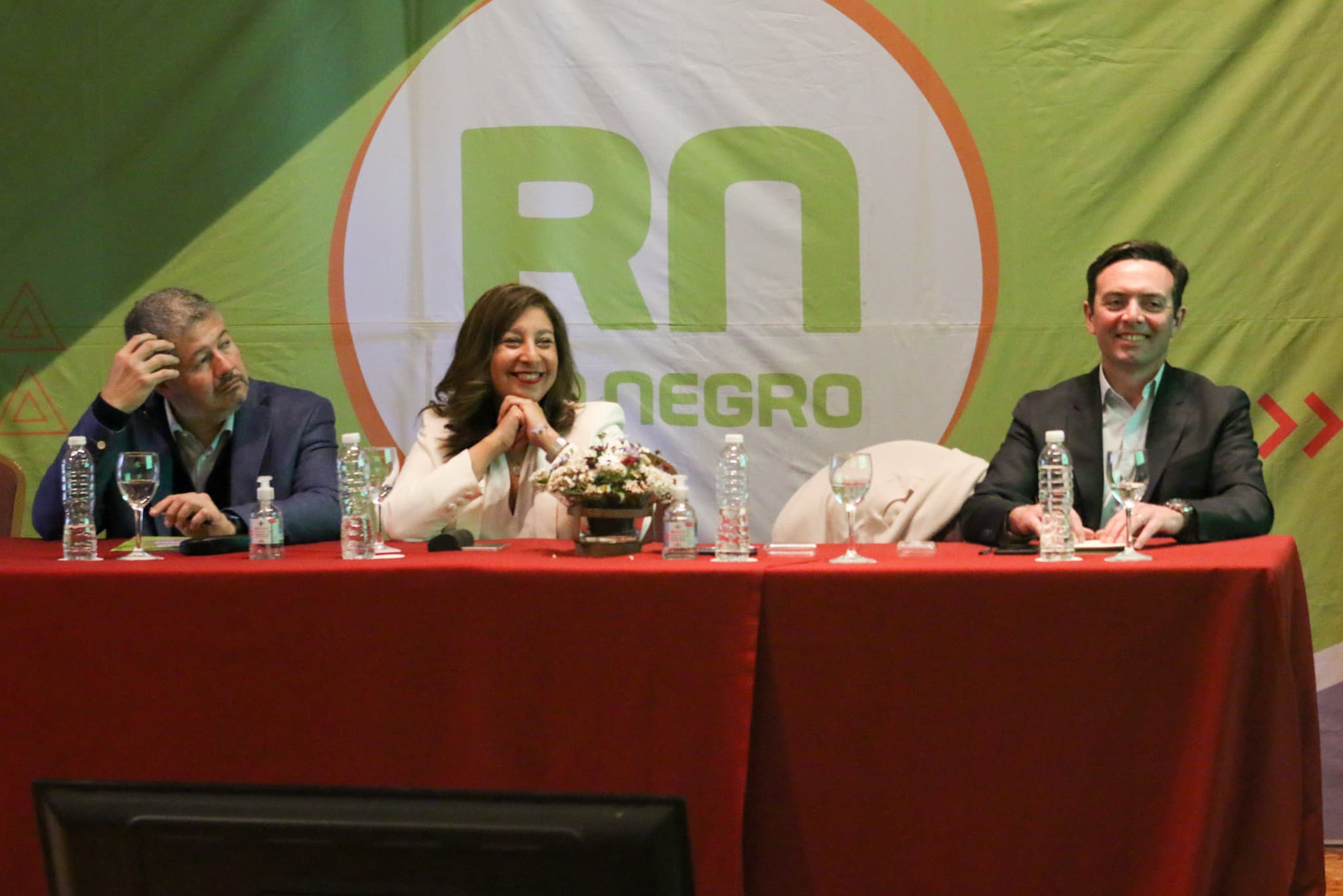 Carreras se reunió con Intendentes y hablaron de economía, sobre el Hidrógeno Verde