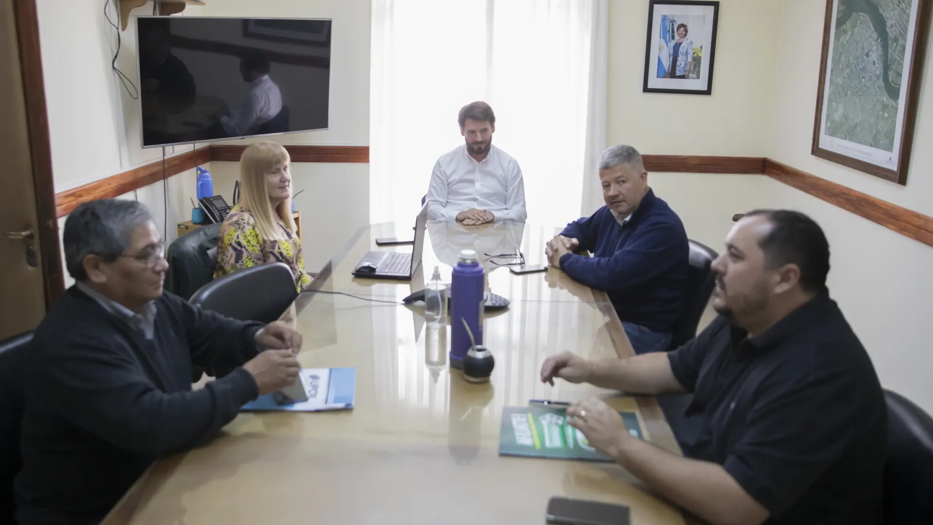 No hubo acuerdo salarial con los gremios y se pasó a un cuarto intermedio para el 25