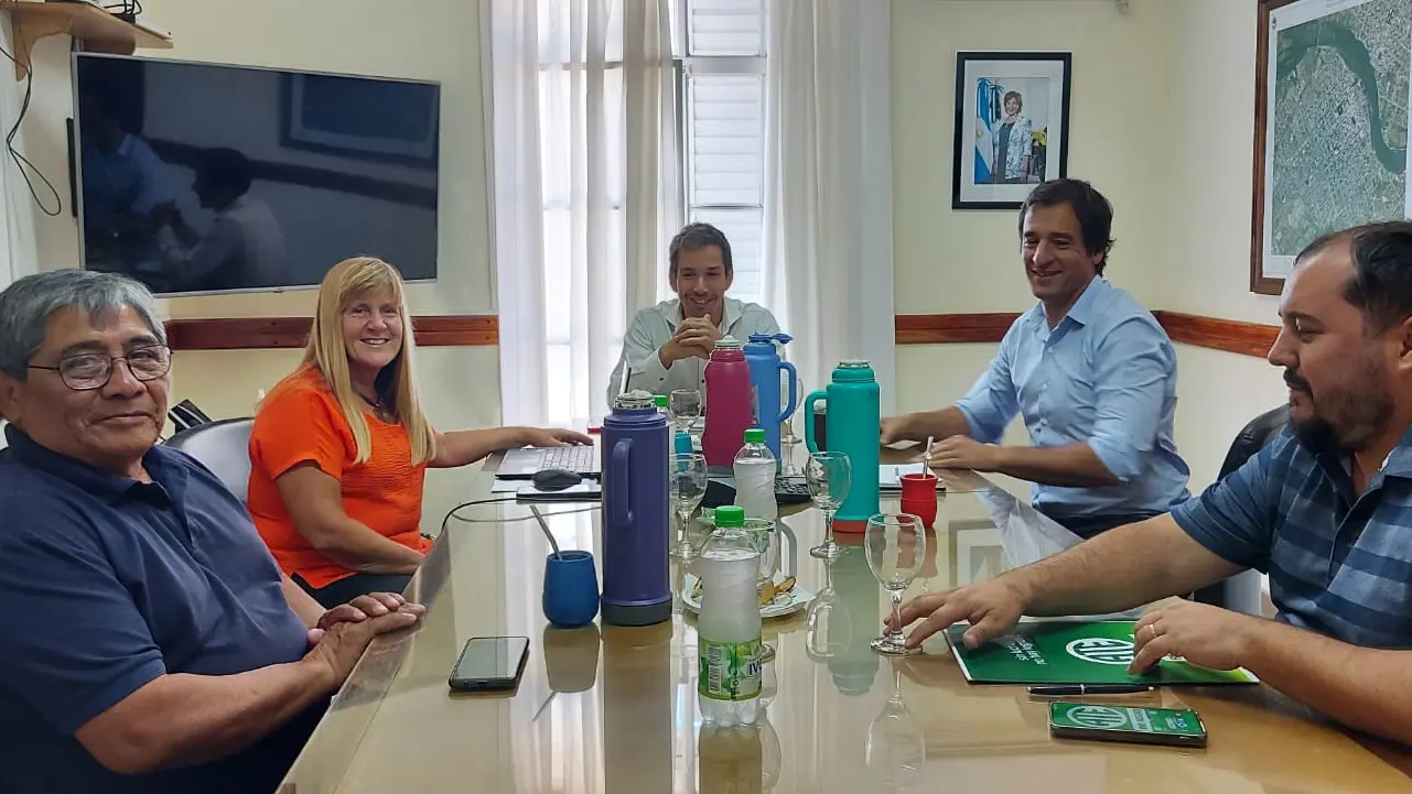 Una nueva oferta salarial que supera el 87% anual ofreció el Gobierno a los gremios