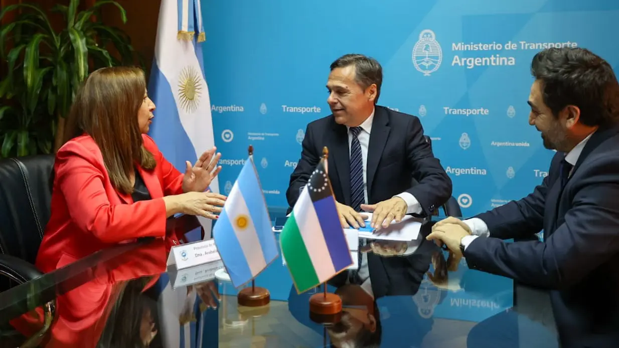 La Gobernadora se reunió con el Ministro de Transporte de la Nación por las obras de las nuevas terminales de ómnibus