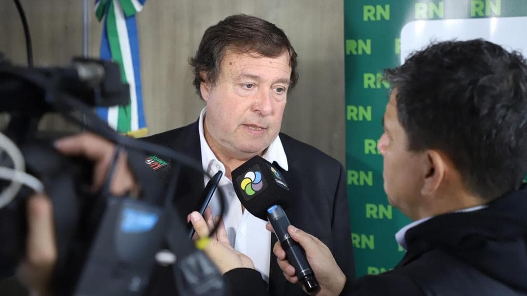 «Habrá consecuencias para los médicos y empleados públicos»