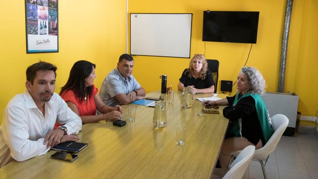 Nueva convocatoria del Gobierno a los gremios para discutir salarios