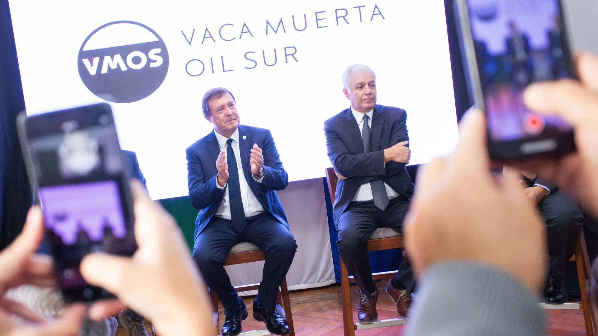 Weretilneck firmó un acuerdo con el consorcio VMOS SA para la concreción del proyecto Vaca Muerta Sur