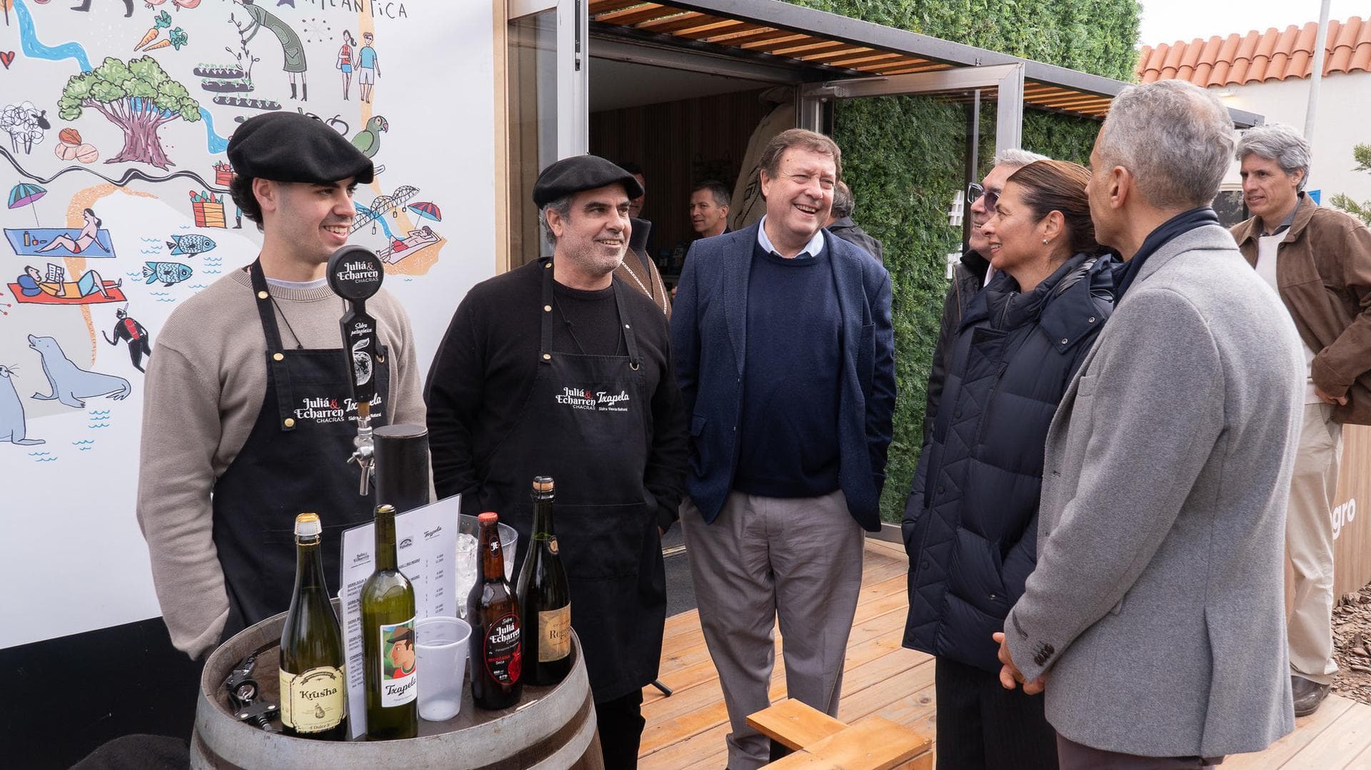 Weretilneck junto a sus candidatos visitó a los productores rionegrinos en la Rural de Palermo