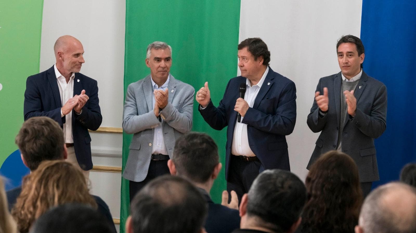 Weretilneck y el Intendente Castro encabezaron en Viedma la apertura de sobres para dos obras