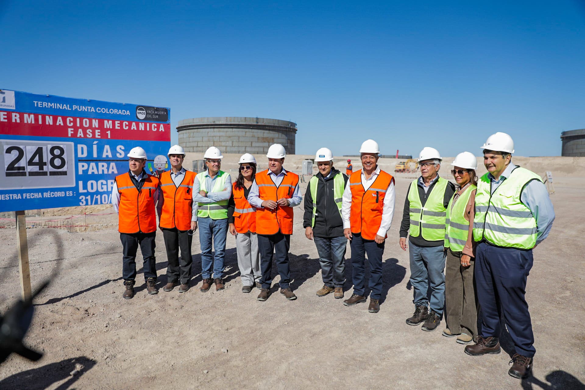 Marín y Figueroa visitaron el provecto VMOS en Punta Colorada junto a Weretilneck y Pesatti