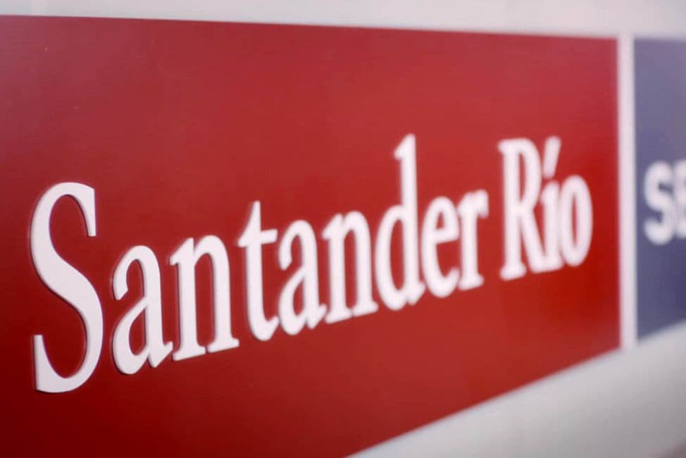 Indemnizarán a bancario que trabajaba más horas de las previstas y realizaba tareas de un ejecutivo