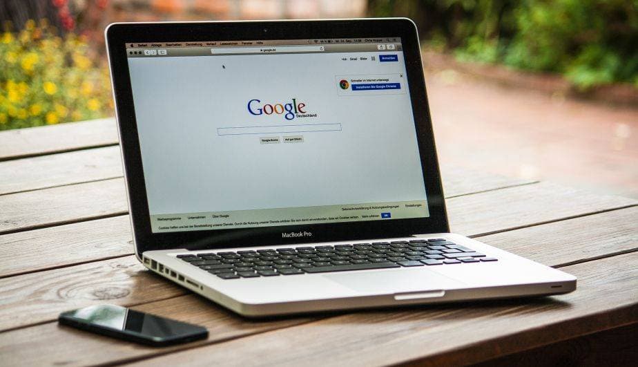 Guardaba imágenes prohibidas, Google lo denunció y lo llevaron a juicio