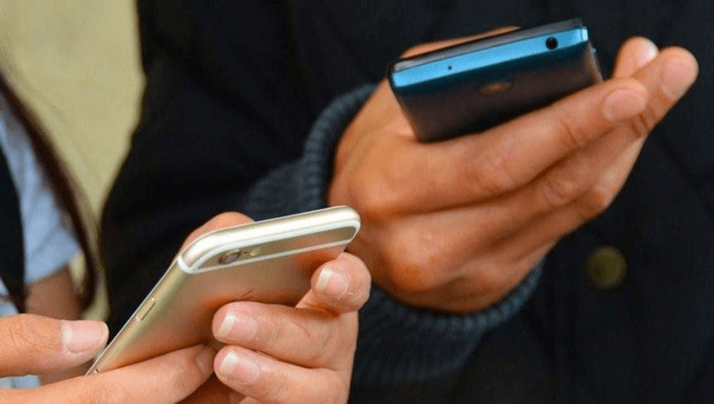 Multan a Movistar por abrir una línea de celular sin consentimiento y mandar a un vecino al Veraz