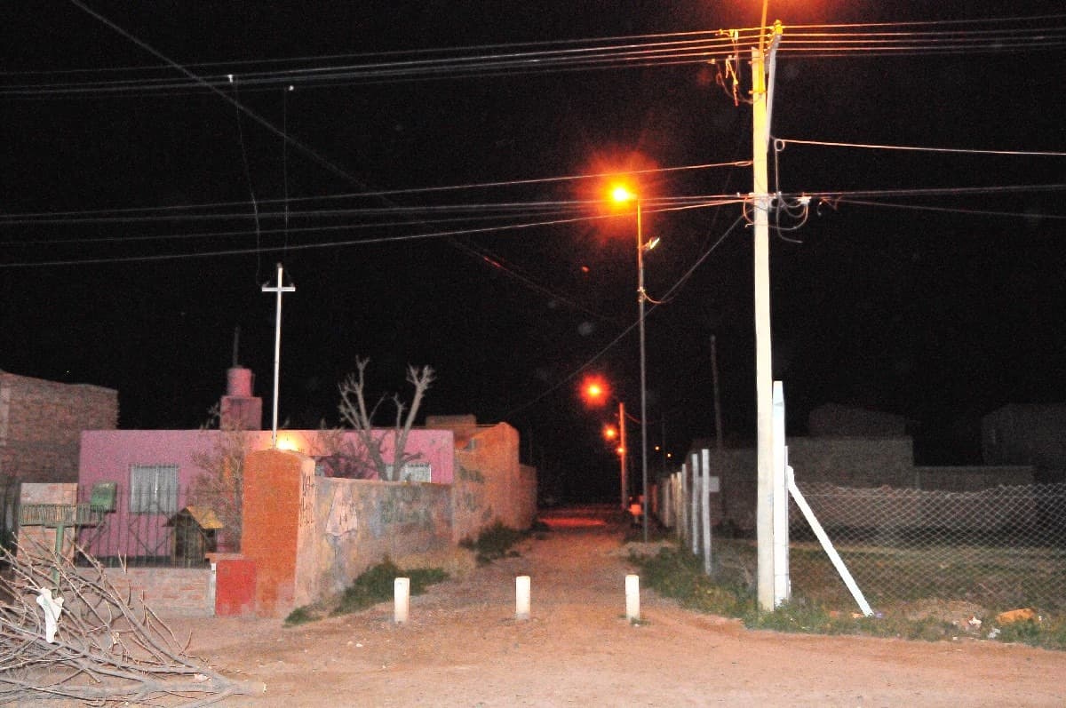 Los pasillos del barrio Santa Clara ahora están iluminados