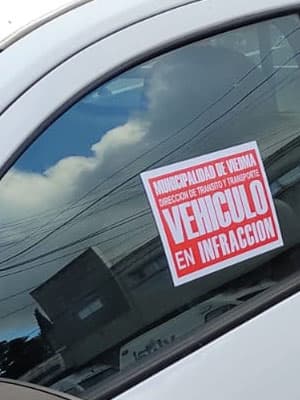 Lo multaron por mal estacionamiento fue a tránsito y amenazó a tres inspectoras y ahora deberá hacer tareas comunitarias en la Fundación Anyarc