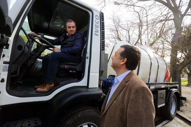 Entregaron tres camiones hidrojets a Aguas Rionegrinas para mejorar el servicio en la Provincia