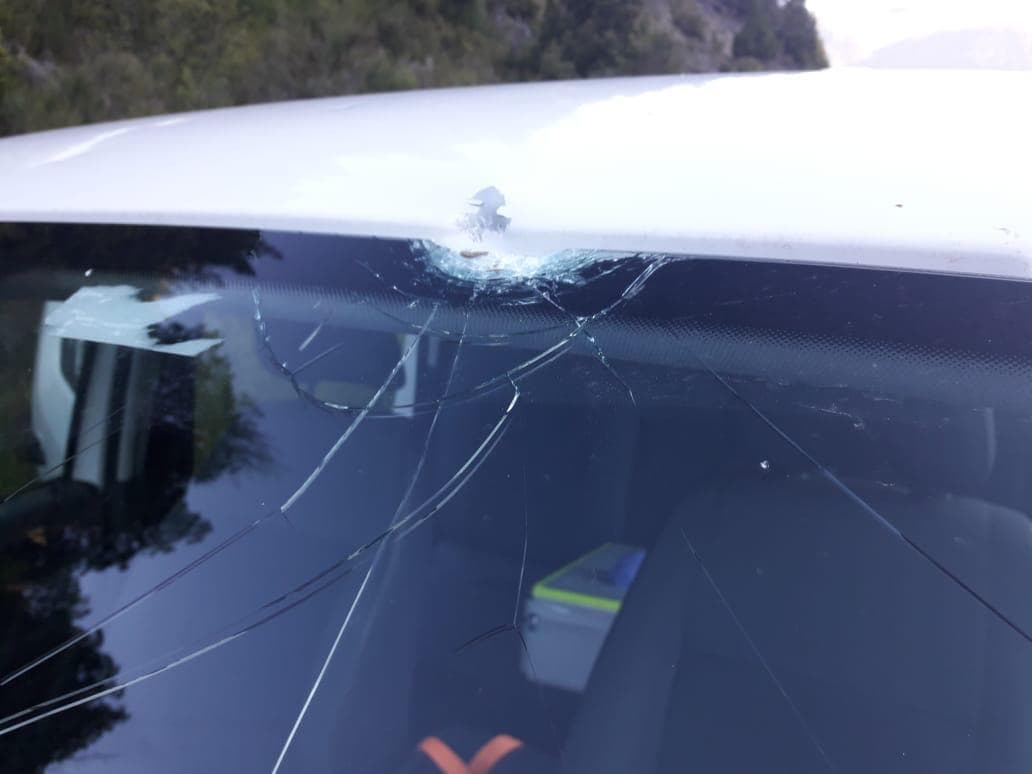 Personas encapuchadas agredieron a Fiscales y efectivos policiales en Villa Mascardi