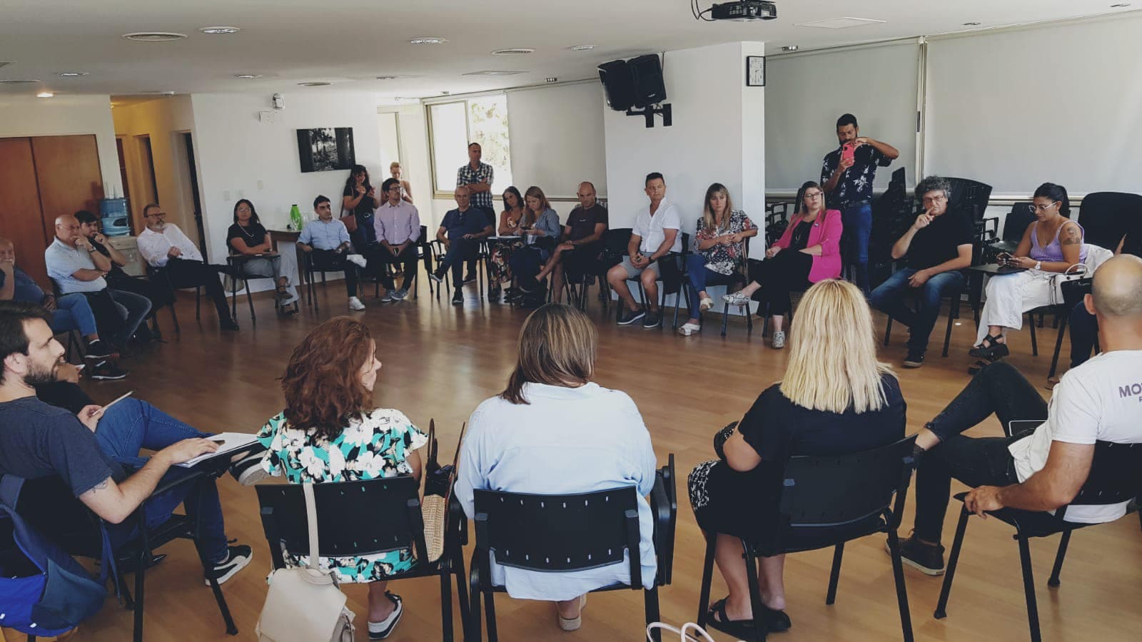 La crisis económica fue tema de reunió de los comerciantes de Viedma en la Cámara de Comercio