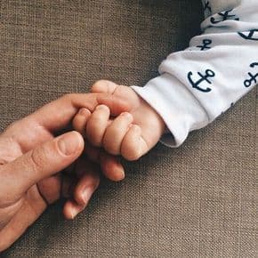 Un hombre reconoció a su hijo de un año de manera voluntaria