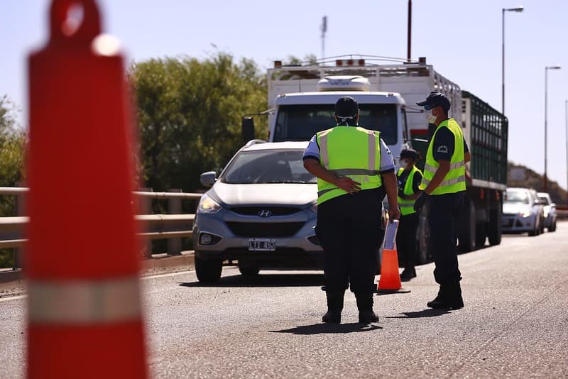Las detenciones continúan en Rio Negro por violar la cuarentena