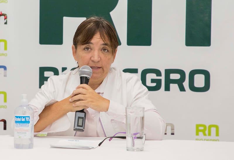 Un fallecido y 86 confirmados este domingo en Rio Negro