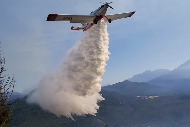 Suman más brigadistas a la lucha contra el incendio en El Bolsón